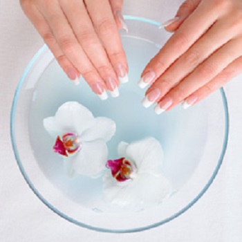 dipping nails